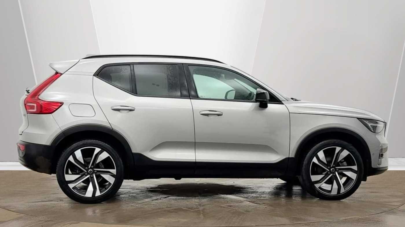 Used Volvo XC40 2025 for sale - 77646423: Photo 2