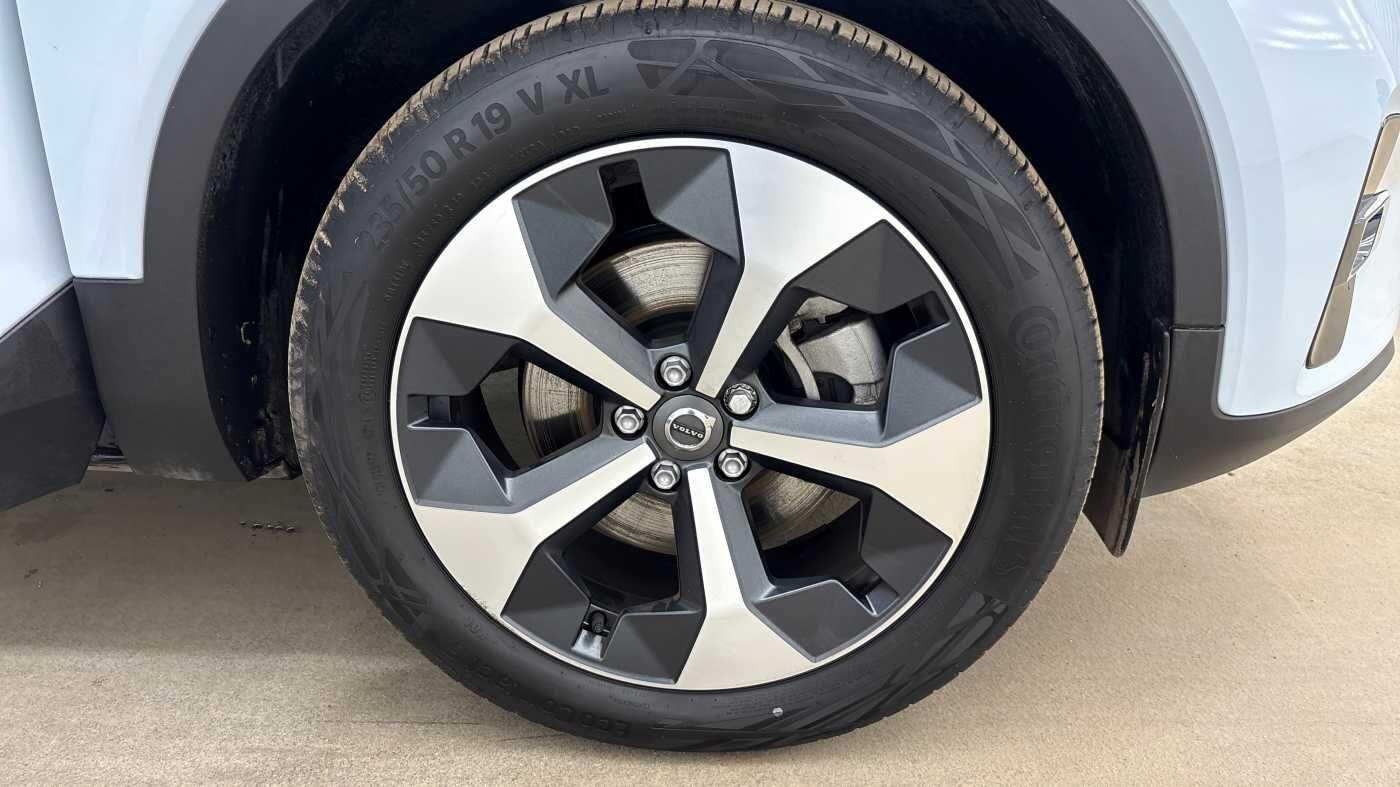 Used Volvo XC40 for sale - 77242469: Photo 17