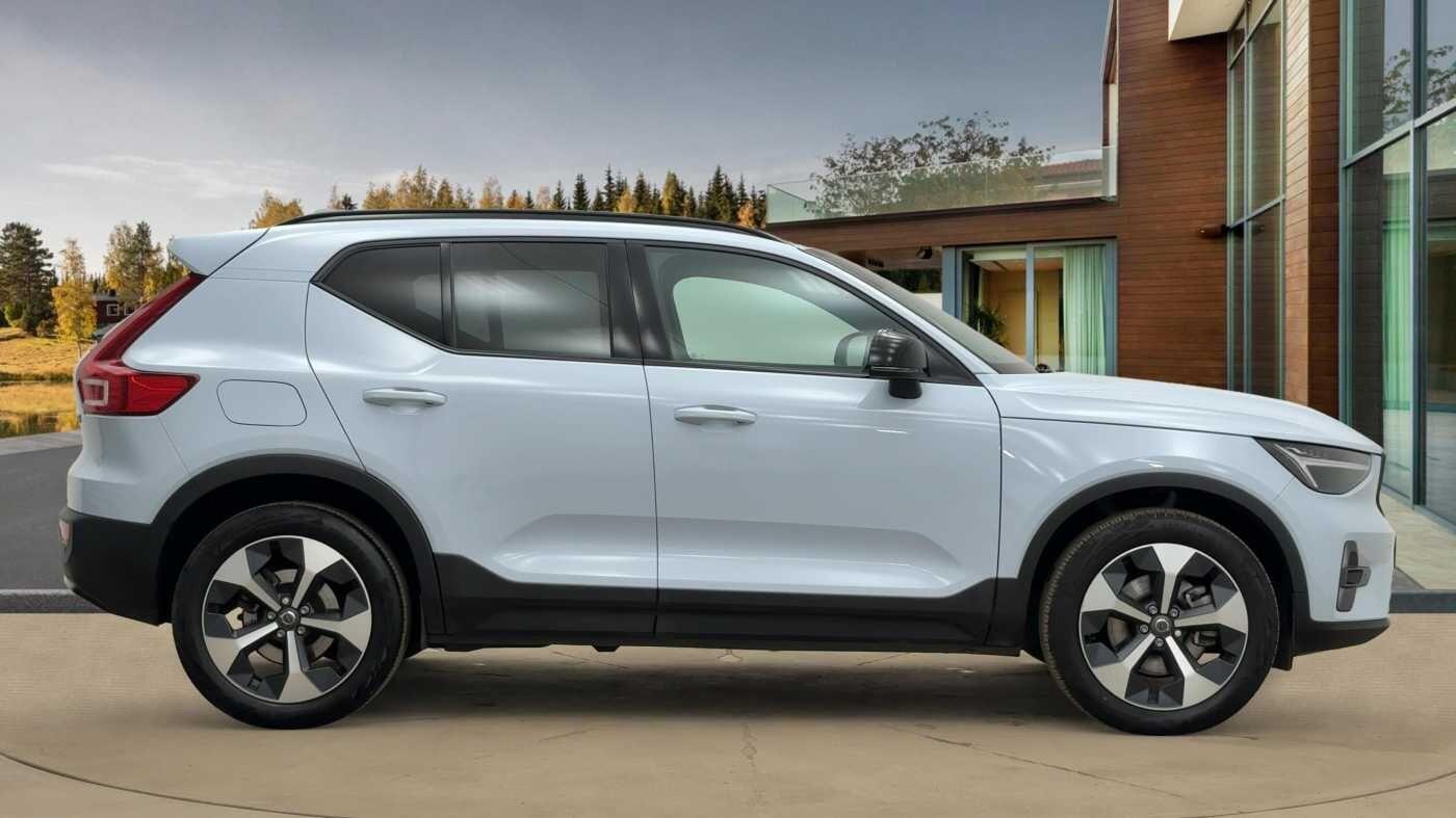 Used Volvo XC40 for sale - 77242469: Photo 2