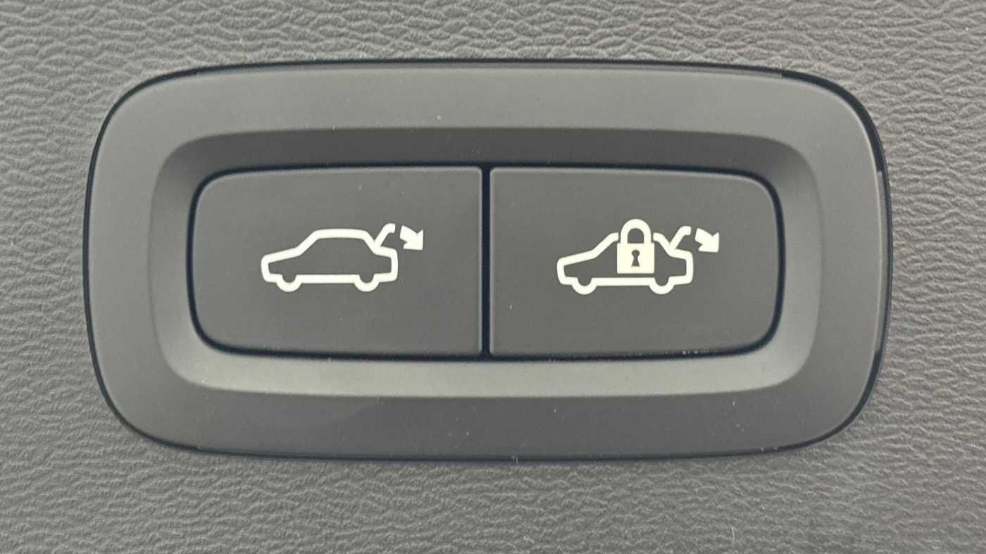 Used Volvo XC40 for sale - 77242469: Photo 20