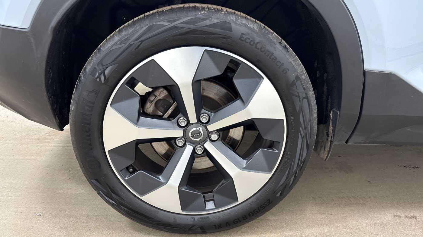 Used Volvo XC40 for sale - 77242469: Photo 21