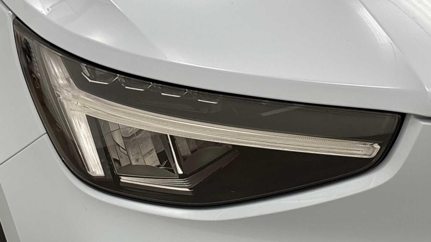 Used Volvo XC40 for sale - 77242469: Photo 23