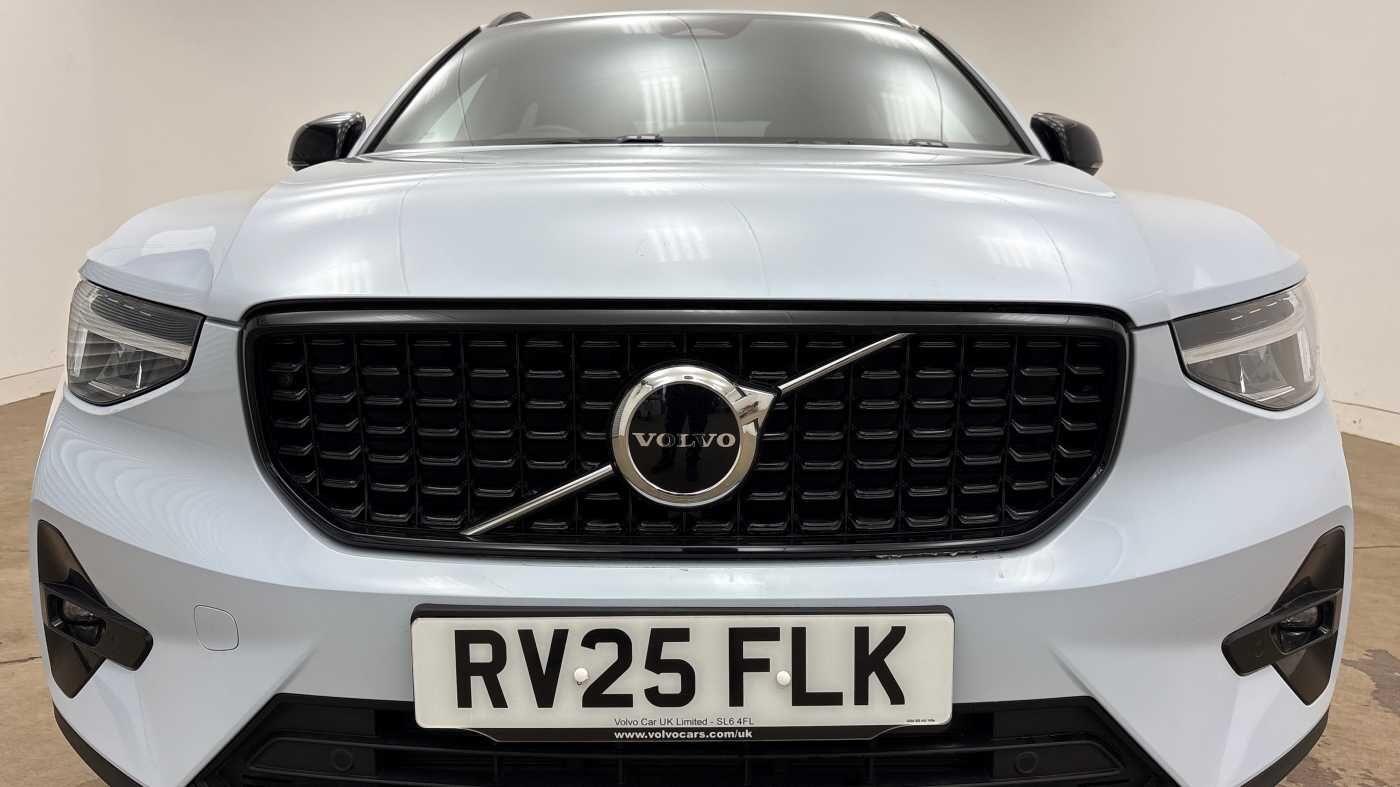 Used Volvo XC40 for sale - 77242469: Photo 25