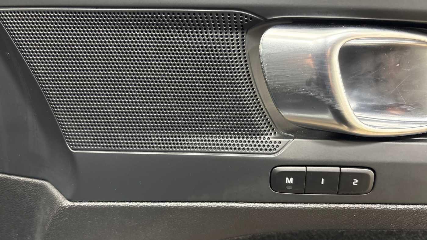 Used Volvo XC40 for sale - 77242469: Photo 28