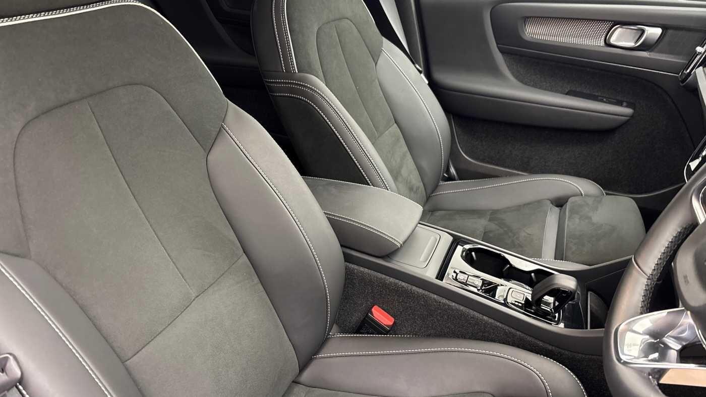 Used Volvo XC40 for sale - 77242469: Photo 30