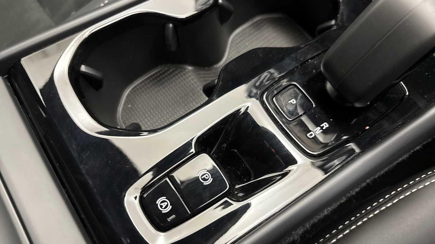 Used Volvo XC40 for sale - 77242469: Photo 33