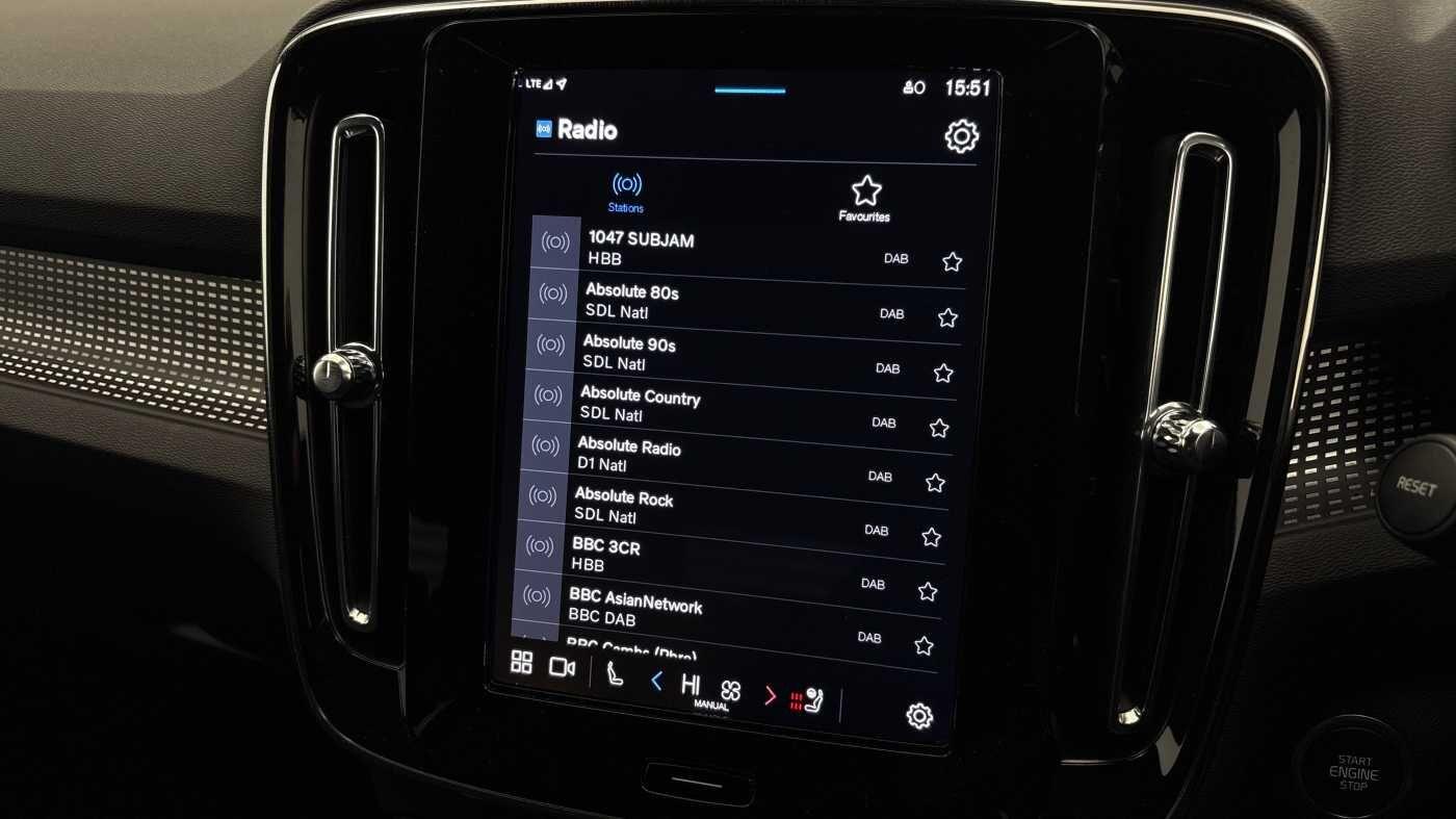 Used Volvo XC40 for sale - 77242469: Photo 38