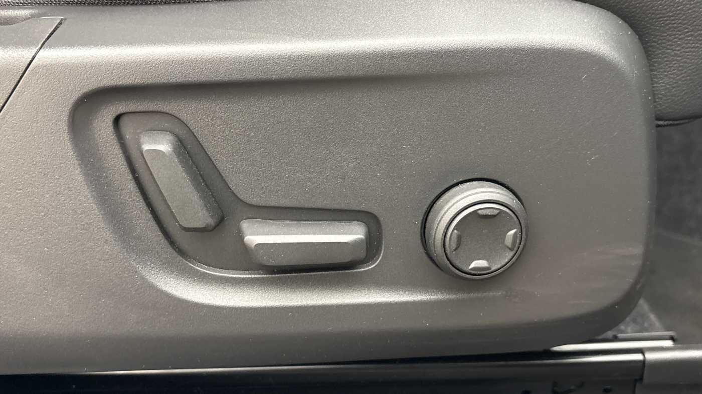 Used Volvo XC40 for sale - 78214229: Photo 29