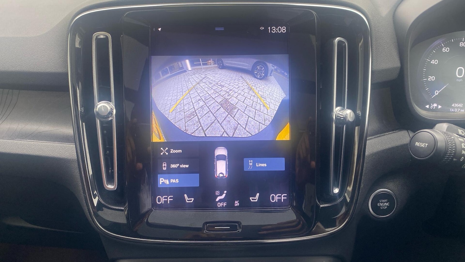 Used Volvo XC40 2023 for sale - 76887089: Photo 19