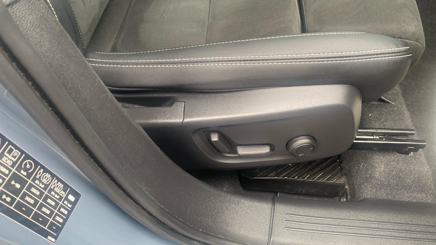 Used Volvo XC40 2023 for sale - 76887089: Photo 30