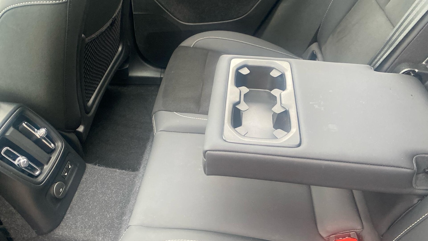 Used Volvo XC40 2023 for sale - 76887089: Photo 34