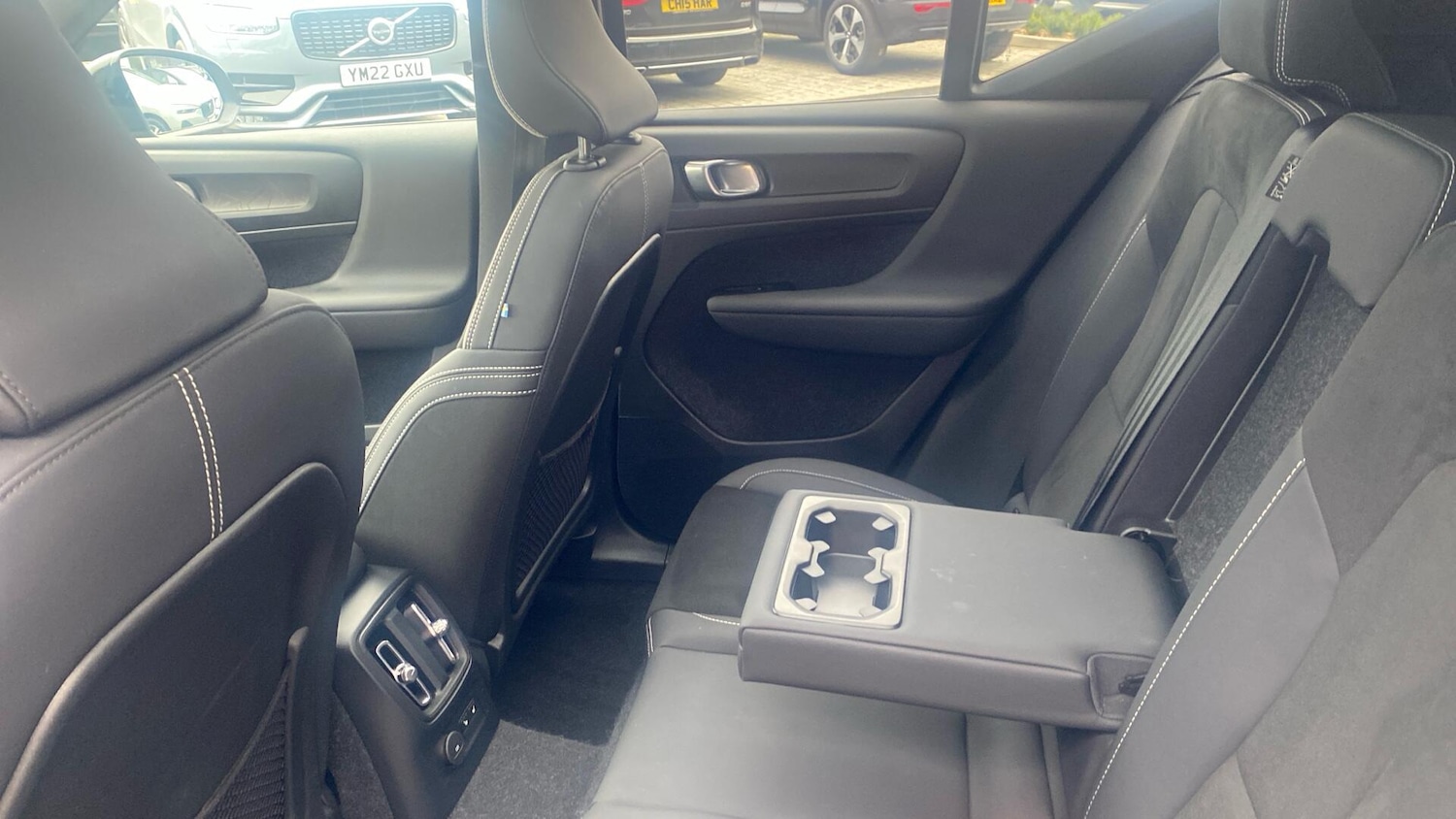 Used Volvo XC40 2023 for sale - 76887089: Photo 6