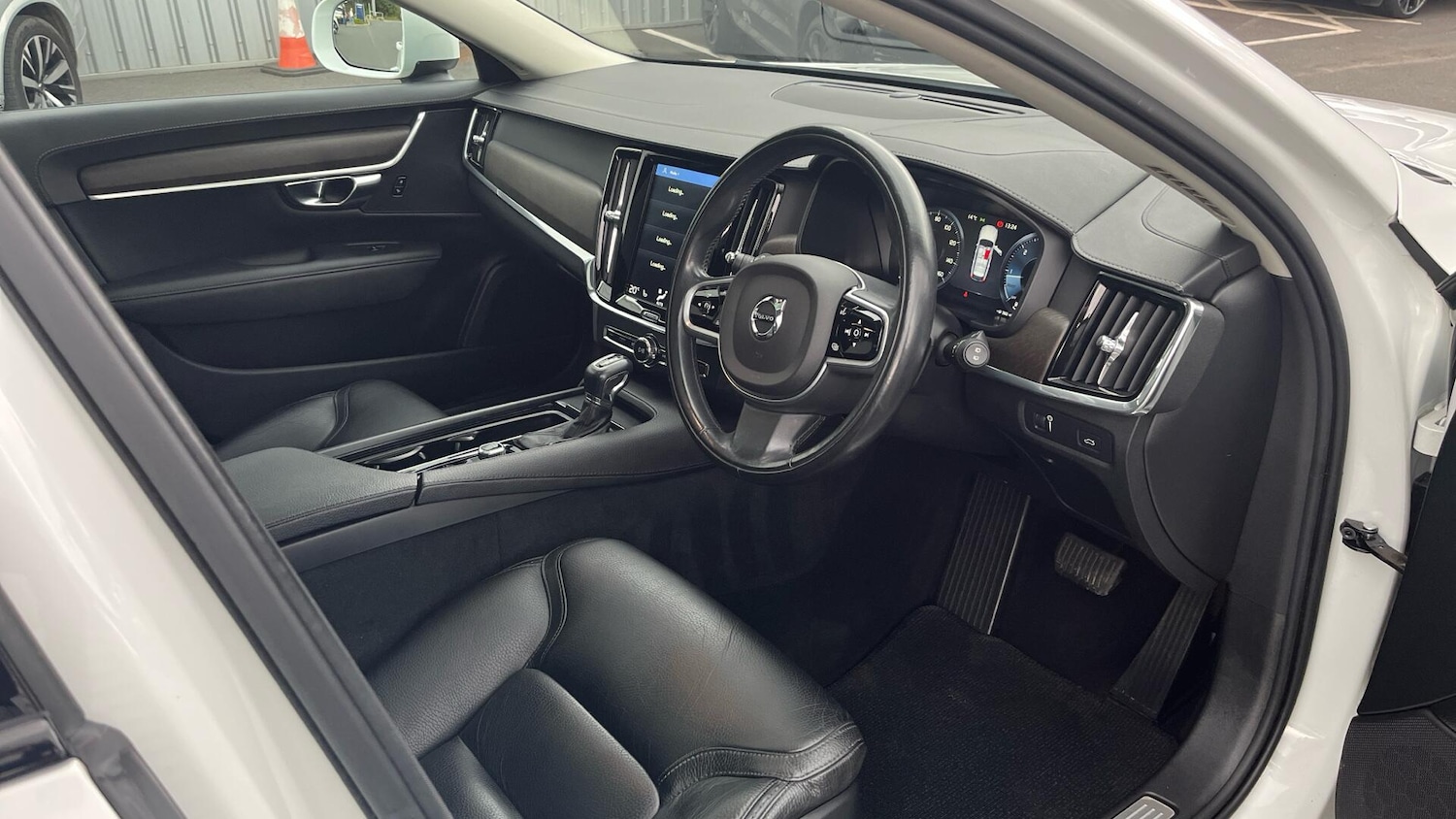 Used Volvo V90 2018 for sale - 76099263: Photo 4