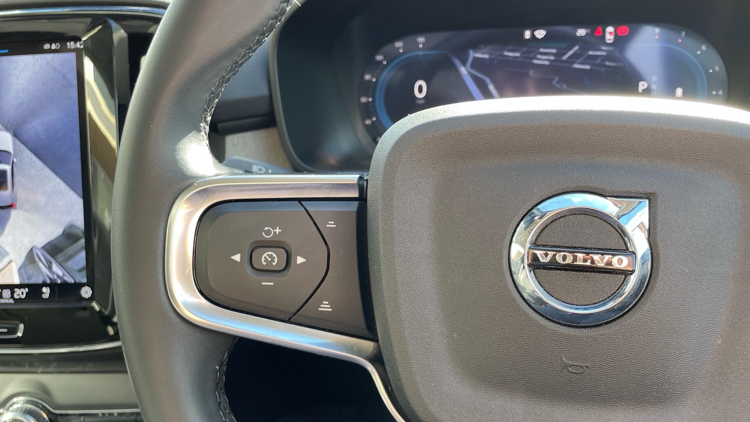 Used Volvo XC40 2025 for sale - 76824039: Photo 21