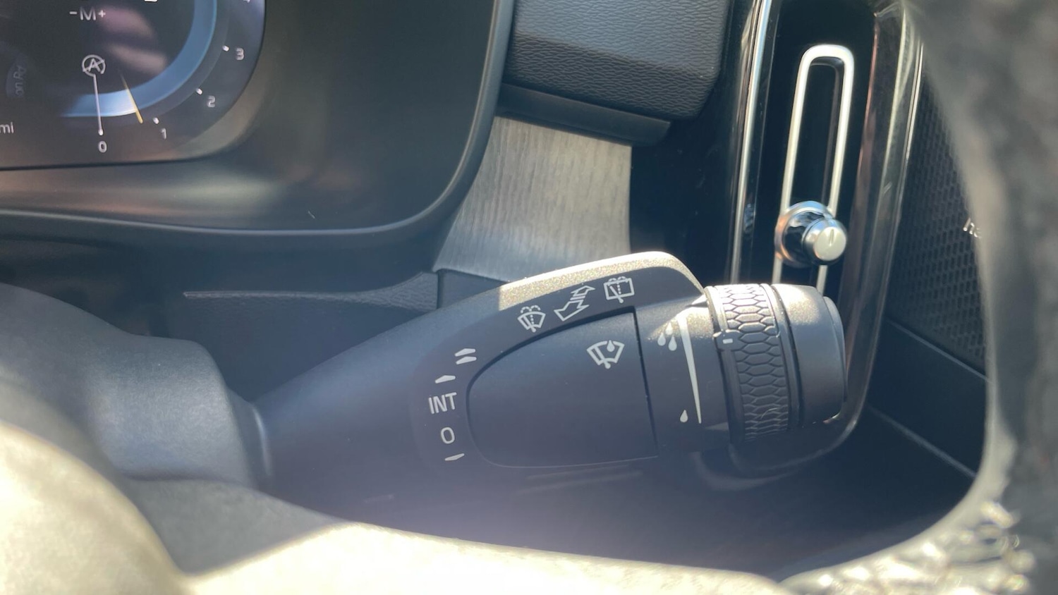 Used Volvo XC40 2025 for sale - 76824039: Photo 23