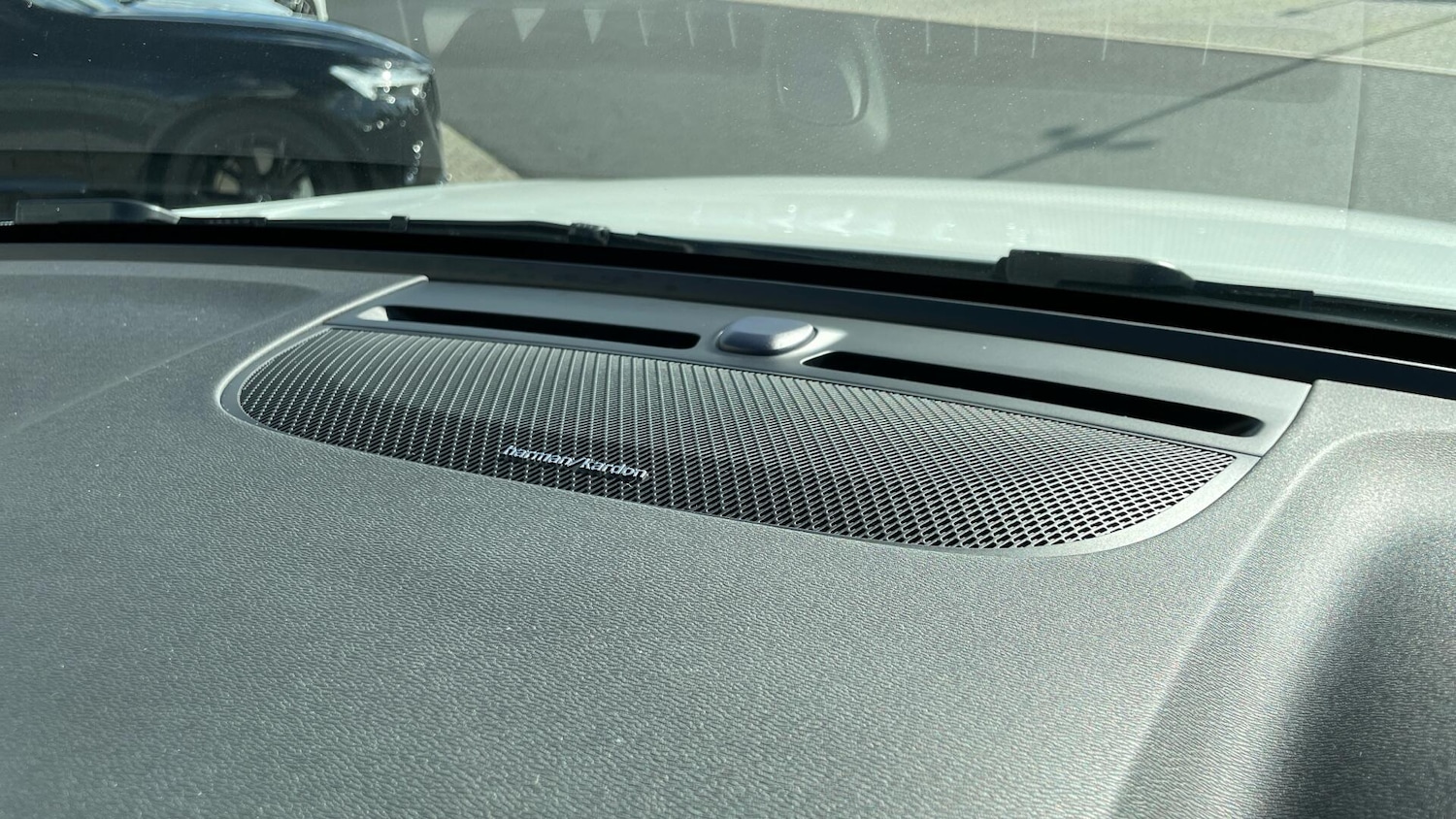 Used Volvo XC40 2025 for sale - 76824039: Photo 25