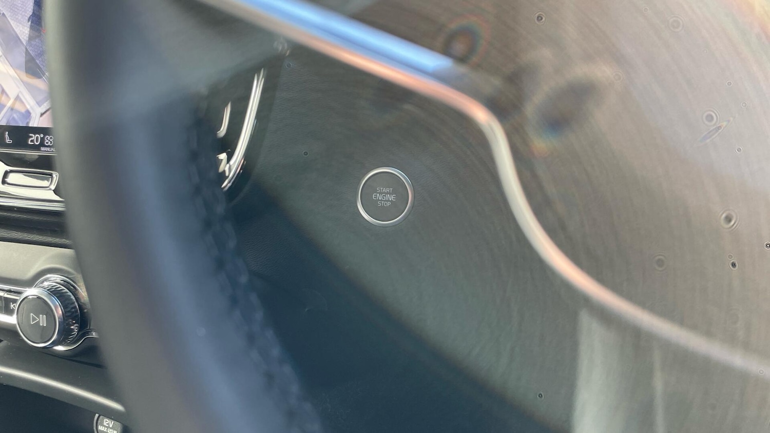 Used Volvo XC40 2025 for sale - 76824039: Photo 27