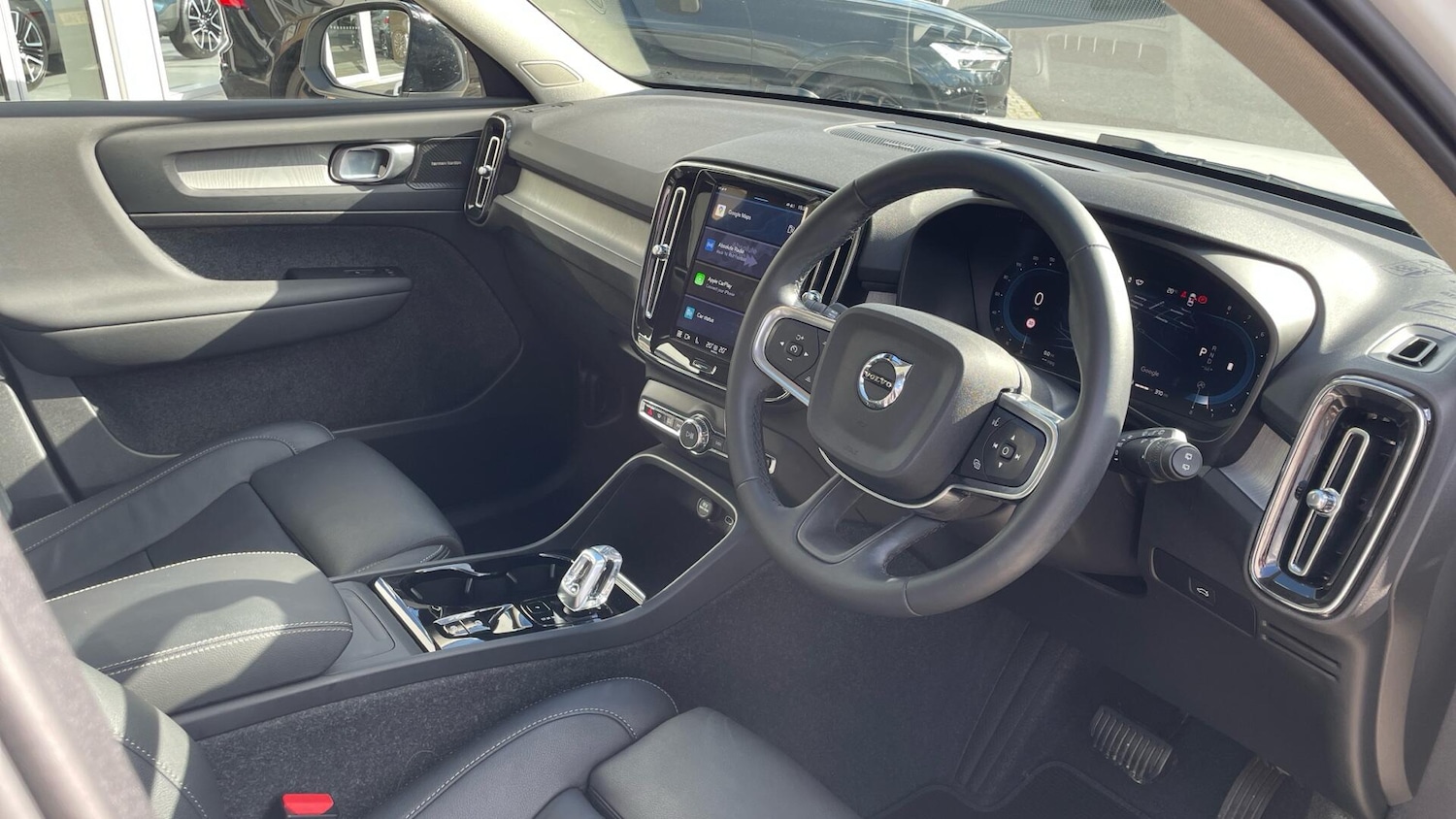 Used Volvo XC40 2025 for sale - 76824039: Photo 4