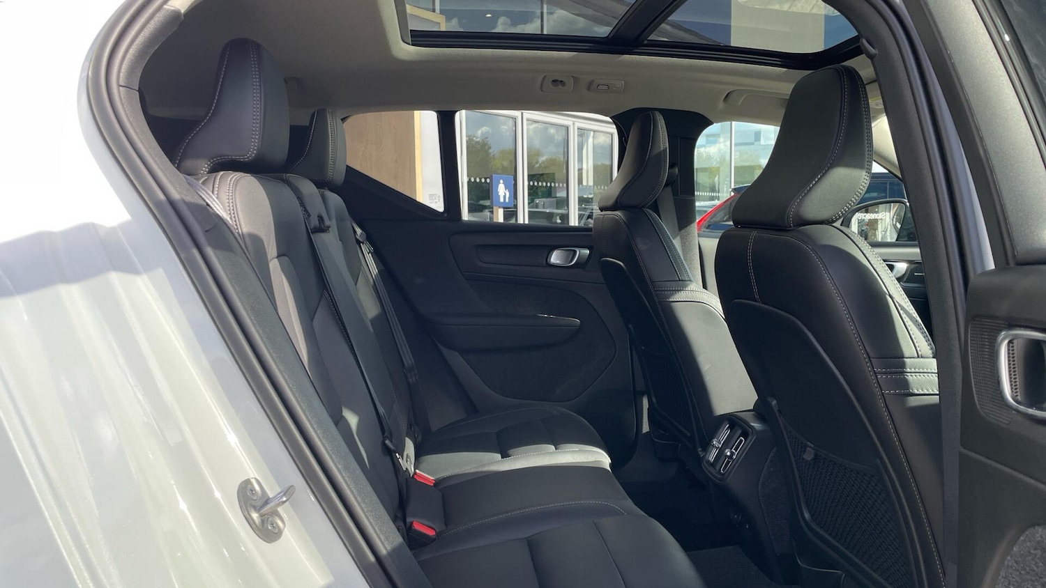 Used Volvo XC40 2025 for sale - 76824039: Photo 6