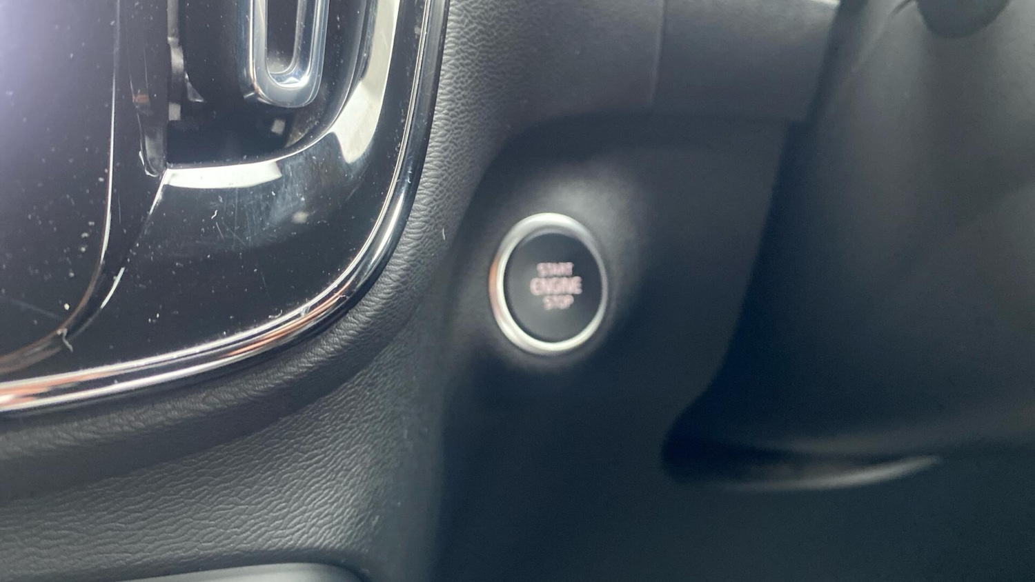 Used Volvo XC40 2024 for sale - 76825065: Photo 26