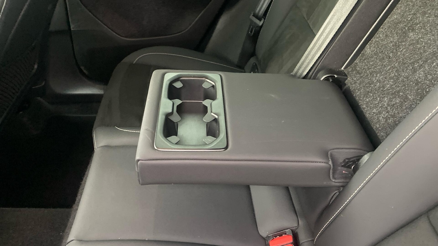 Used Volvo XC40 2024 for sale - 76825065: Photo 33