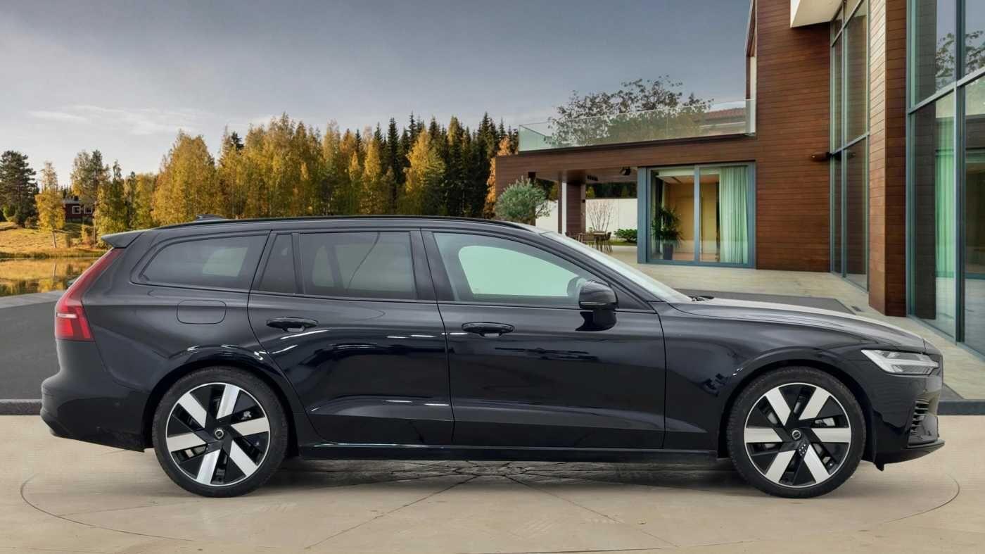 Used Volvo V60 2025 for sale - 77190883: Photo 2