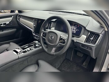 Used Volvo V90 2025 for sale - 77305663: Photo