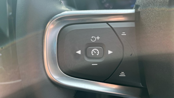 Used Volvo XC40 2025 for sale - 76251288: Photo 21
