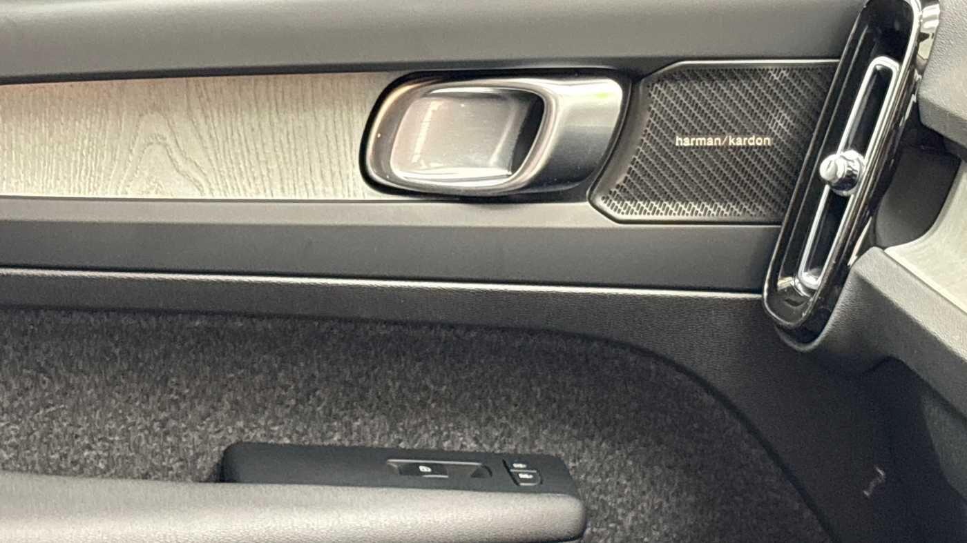 Used Volvo XC40 2024 for sale - 77573975: Photo 27