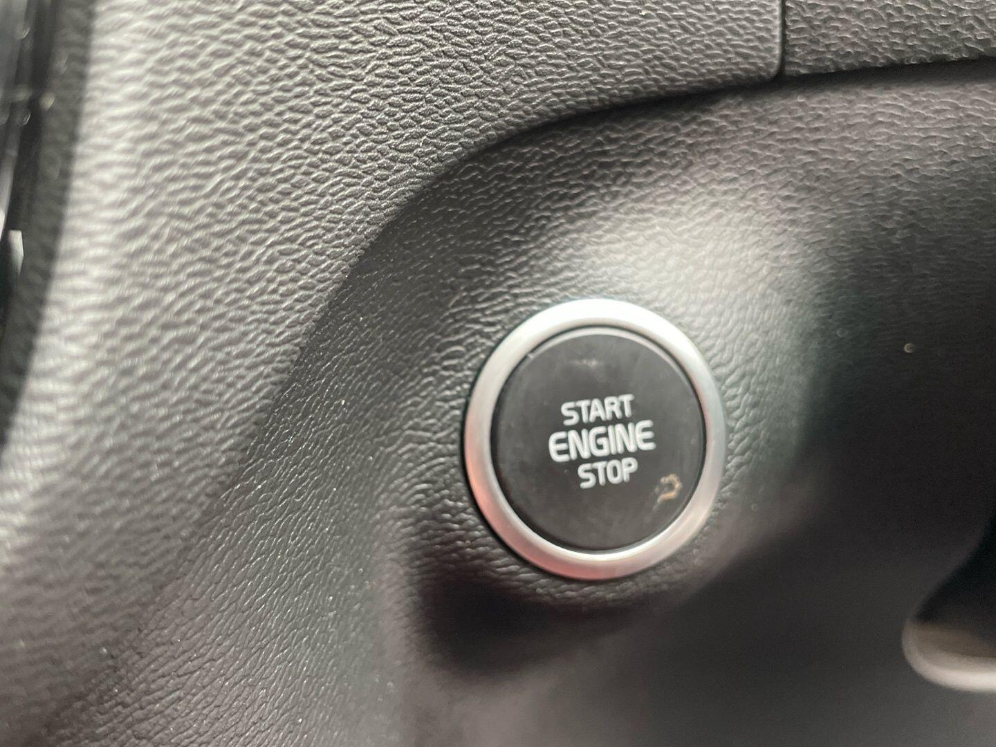 Used Volvo XC40 2021 for sale - 76226899: Photo 37