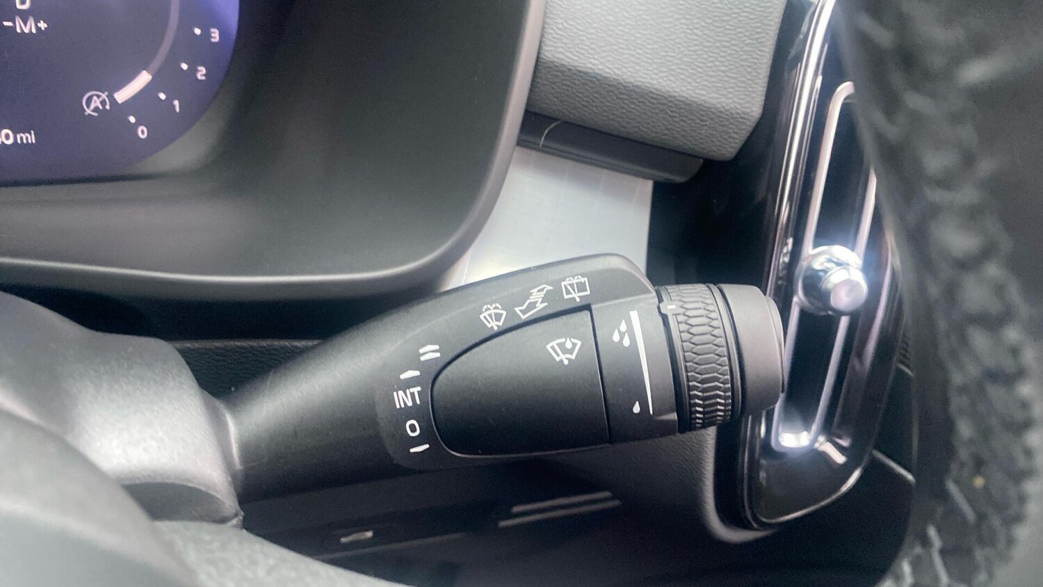 Used Volvo XC40 2025 for sale - 76294549: Photo 23