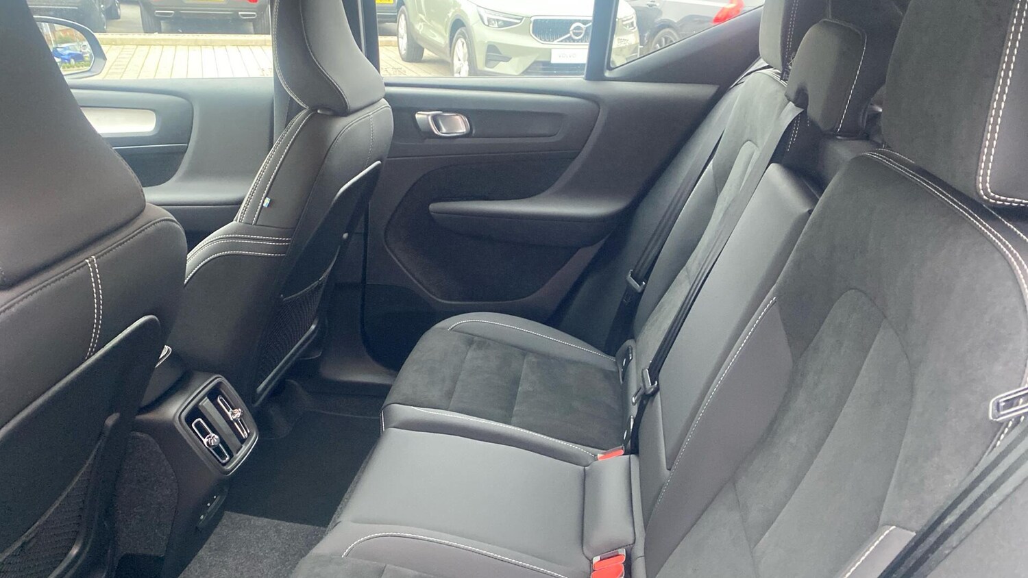 Used Volvo XC40 2025 for sale - 76294549: Photo 33