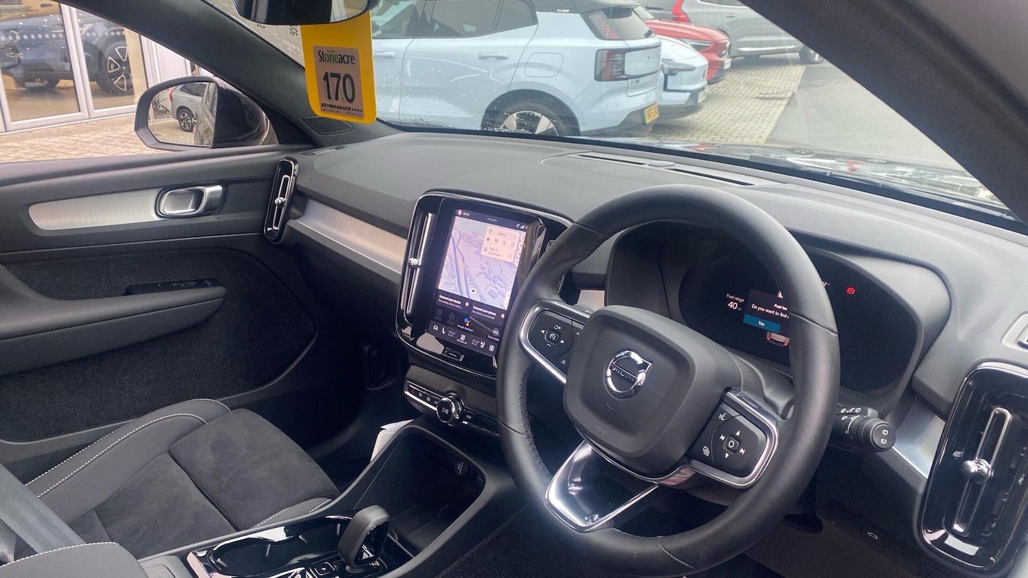 Used Volvo XC40 2025 for sale - 76294549: Photo 4