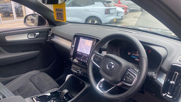 Used Volvo XC40 for sale - 76294549: Photo 4