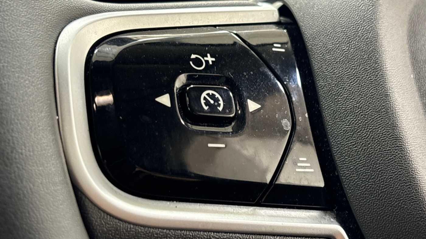 Used Volvo XC60 2025 for sale - 77091217: Photo 32