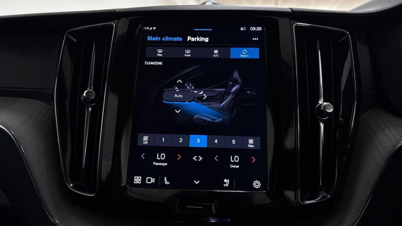 Used Volvo XC60 2025 for sale - 77091217: Photo 40