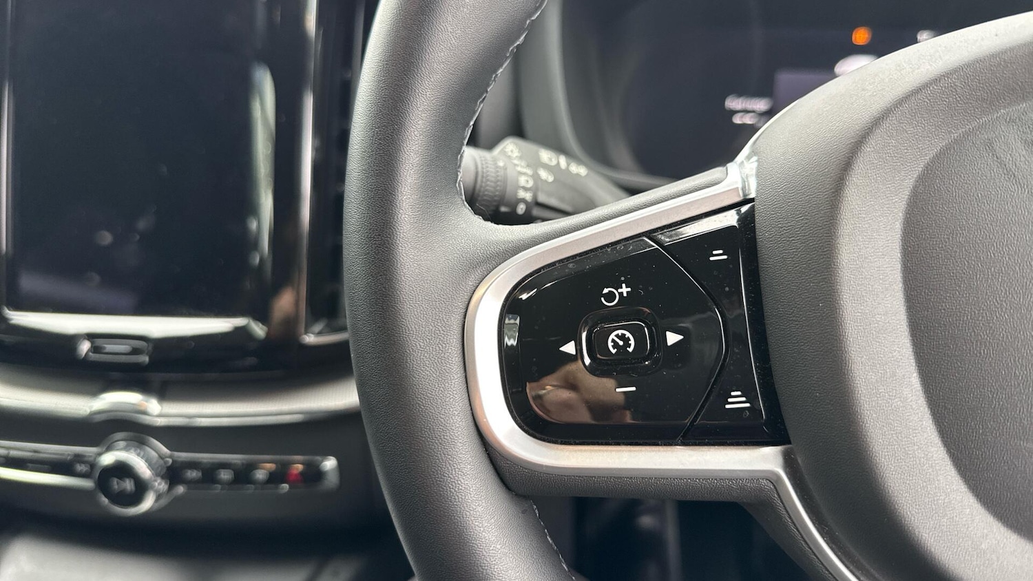 Used Volvo XC60 for sale - 76824442: Photo 20