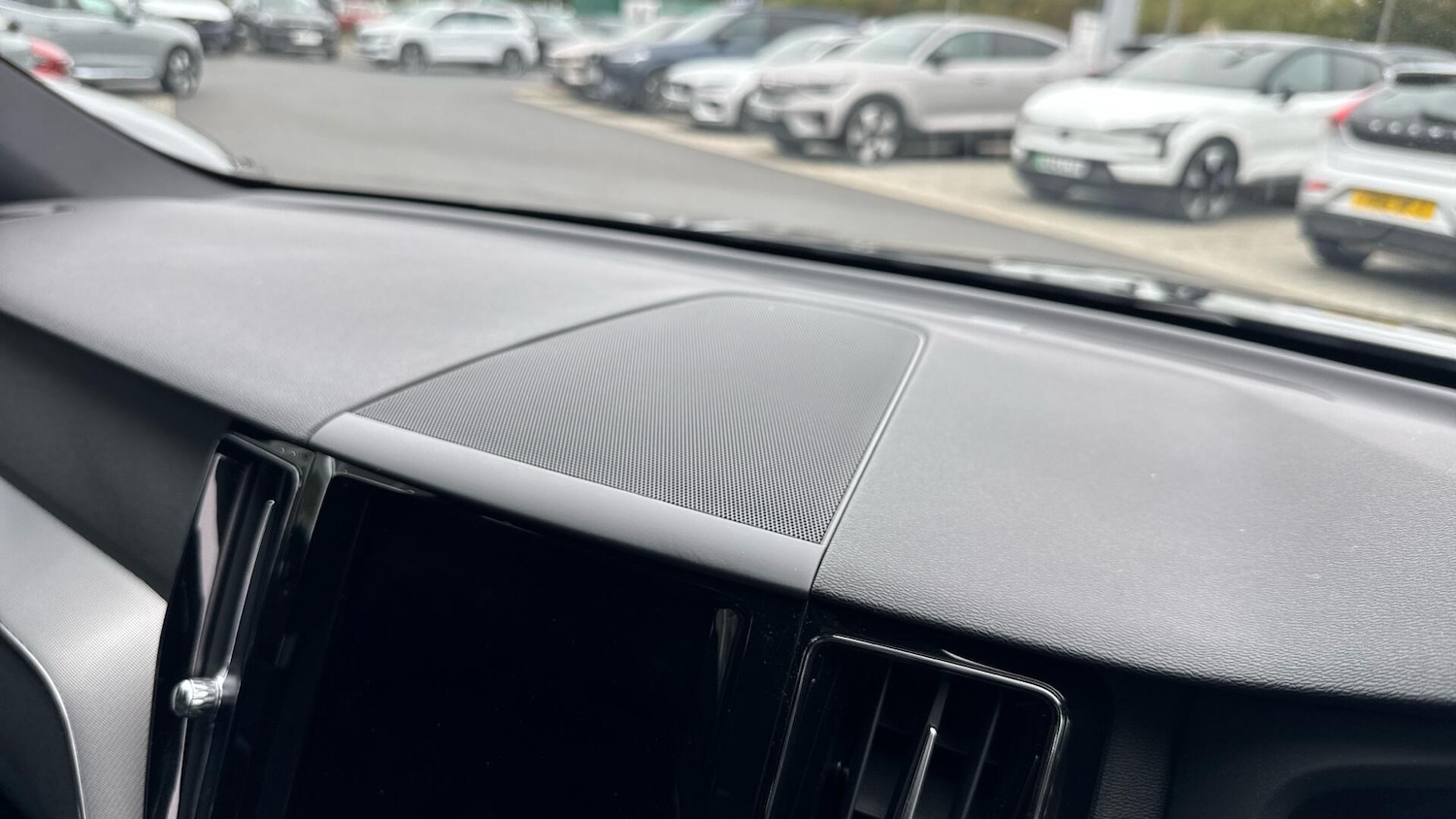 Used Volvo XC60 for sale - 76824442: Photo 24