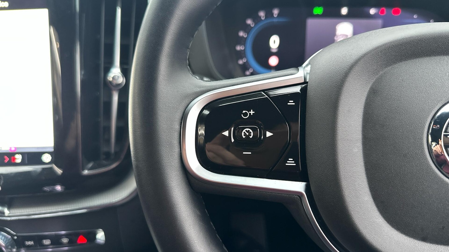 Used Volvo XC60 2024 for sale - 77238426: Photo 21