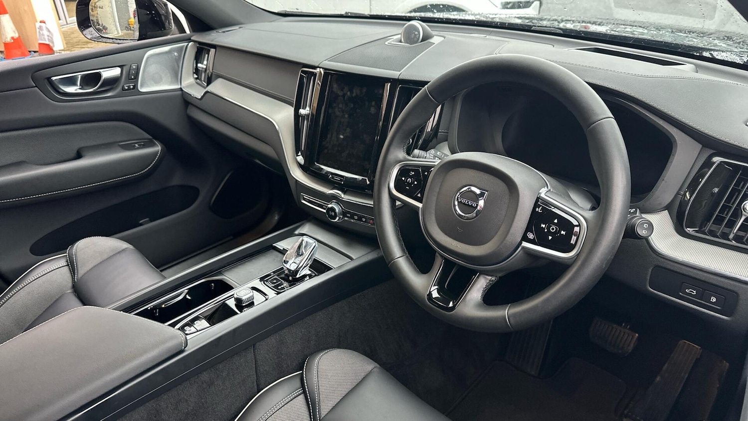 Used Volvo XC60 2024 for sale - 77238426: Photo 4