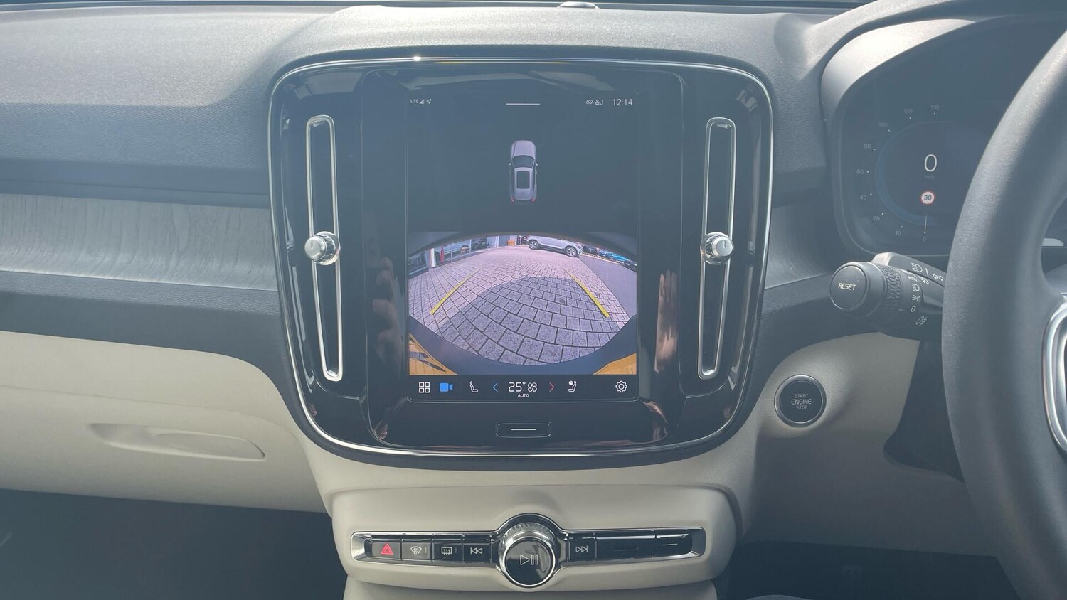 Used Volvo XC40 for sale - 78214477: Photo 19