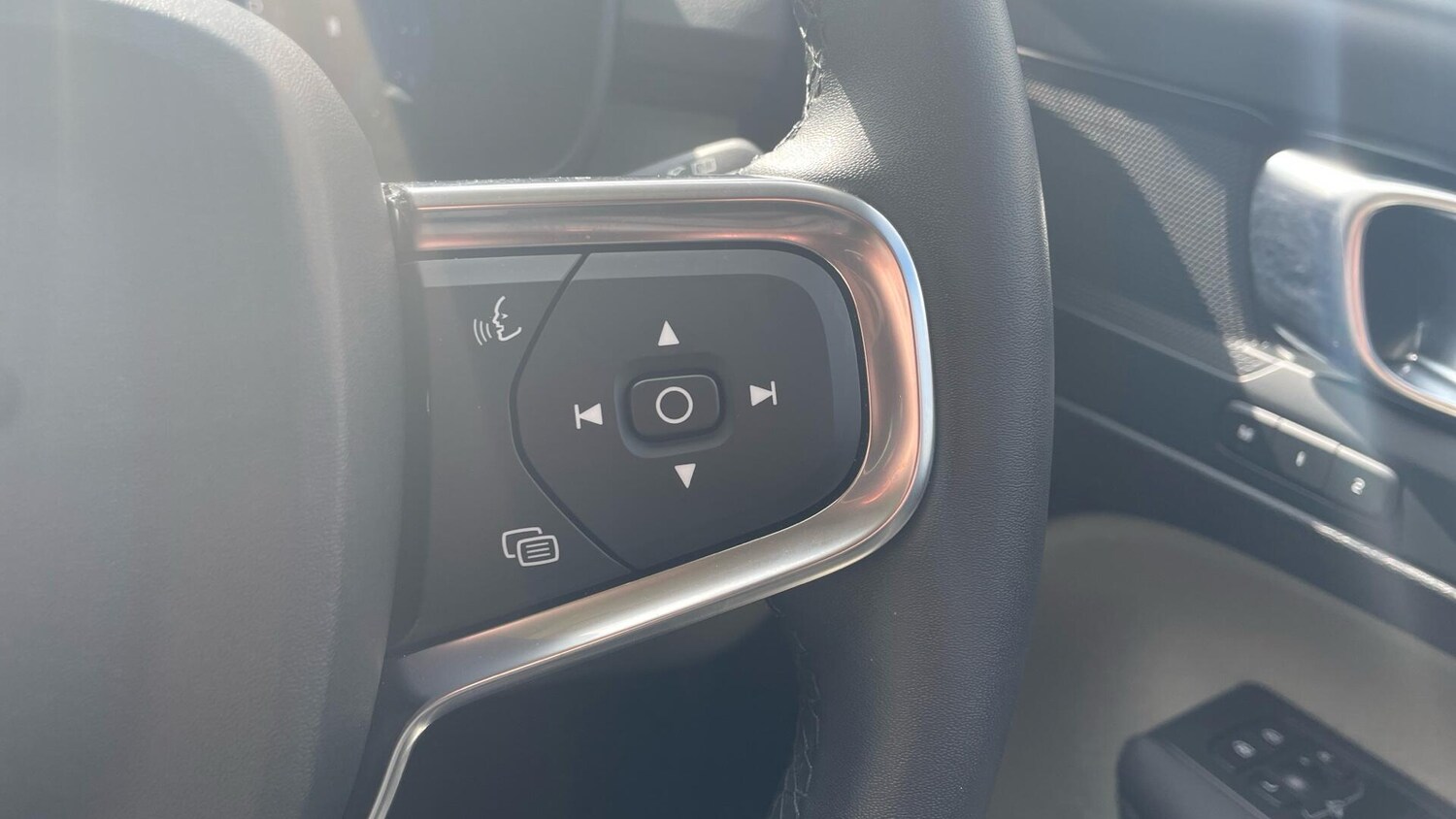 Used Volvo XC40 for sale - 78214477: Photo 22