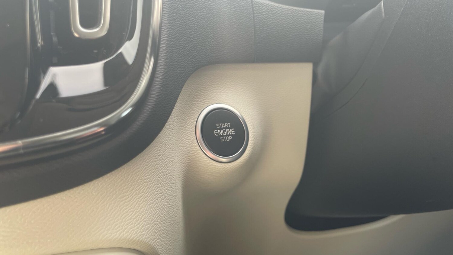 Used Volvo XC40 for sale - 78214477: Photo 27