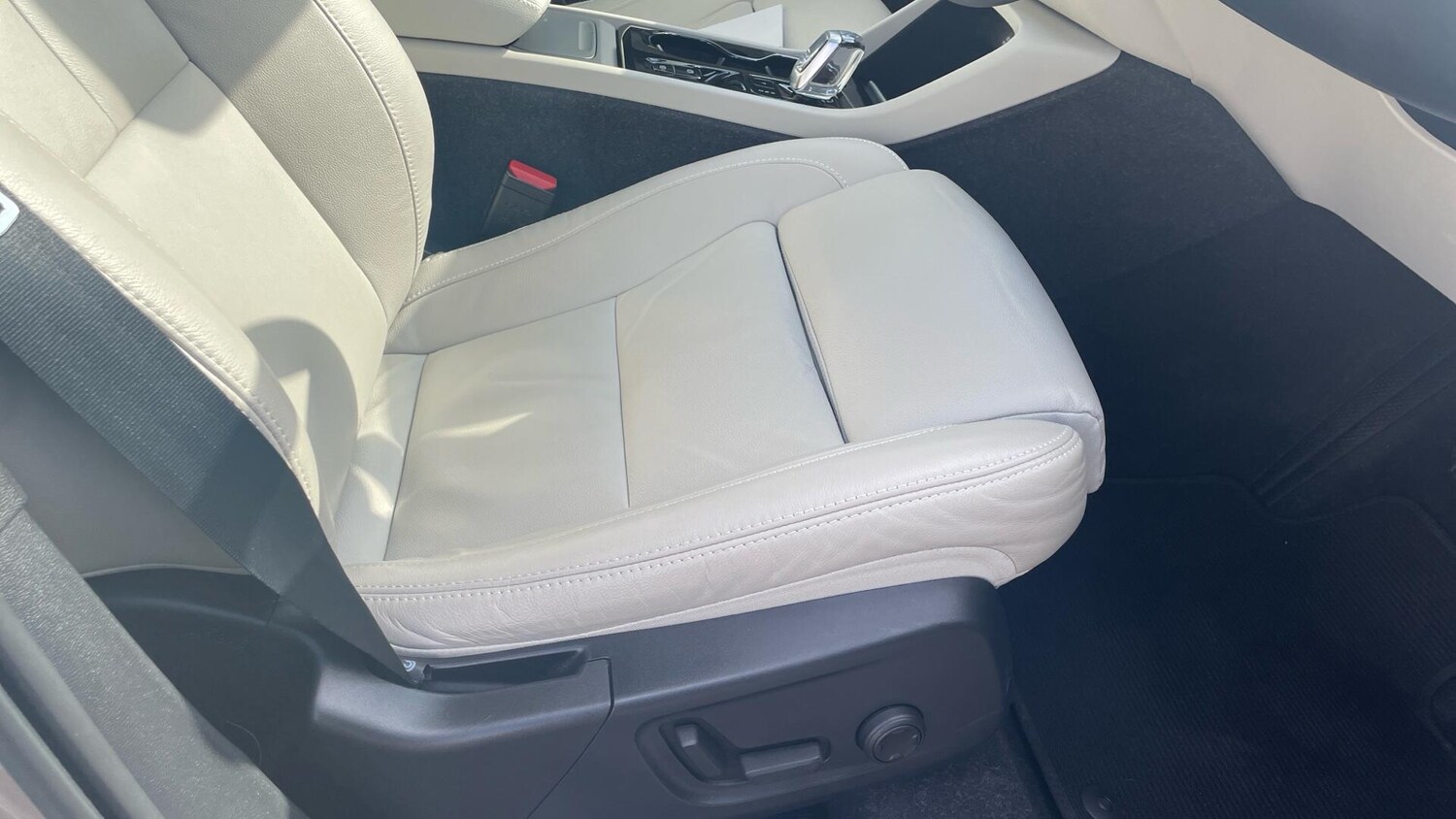 Used Volvo XC40 for sale - 78214477: Photo 30