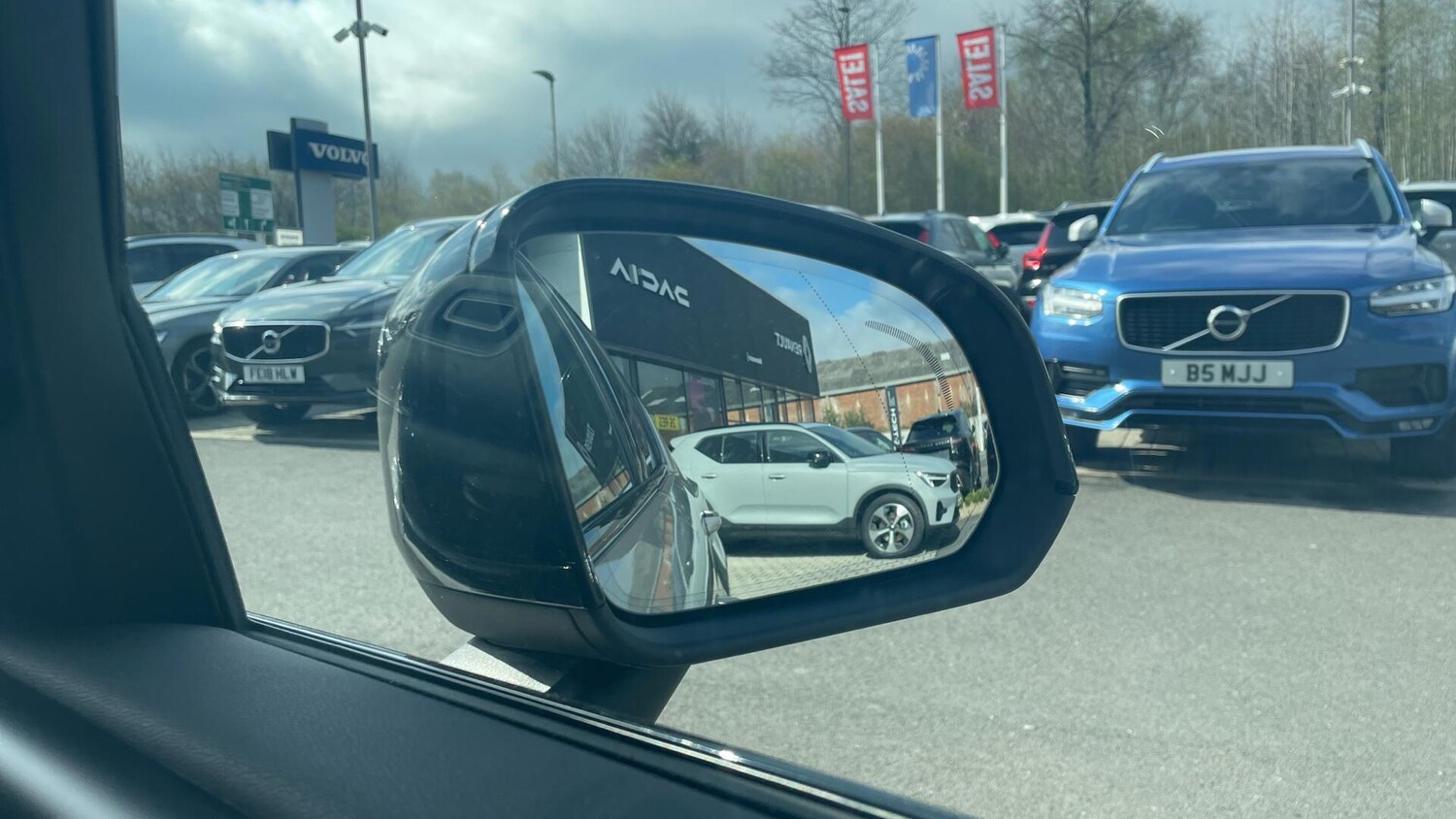 Used Volvo XC40 for sale - 78214477: Photo 32