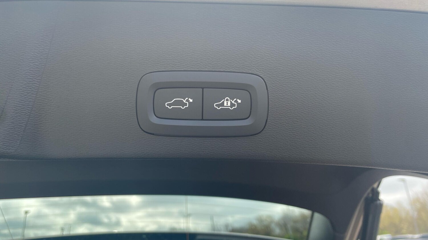 Used Volvo XC40 for sale - 78214477: Photo 35