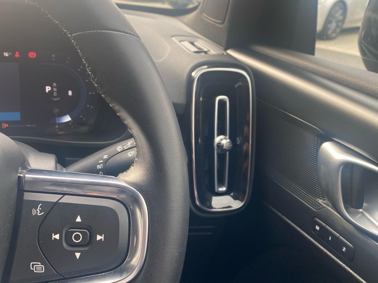 Used Volvo XC40 2025 for sale - 76823961: Photo 21