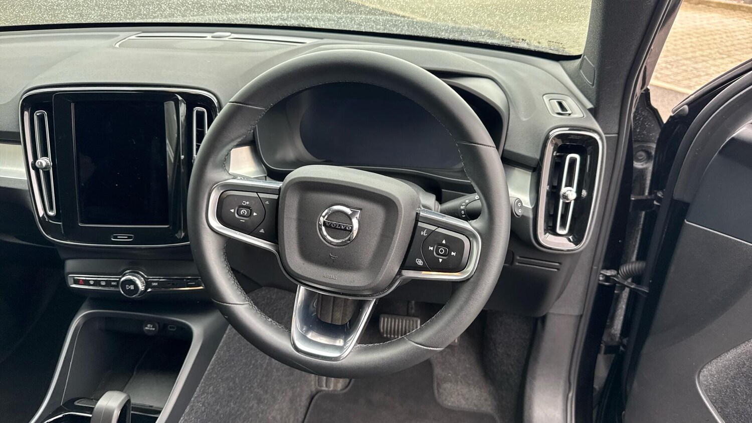 Used Volvo XC40 for sale - 78214205: Photo 10