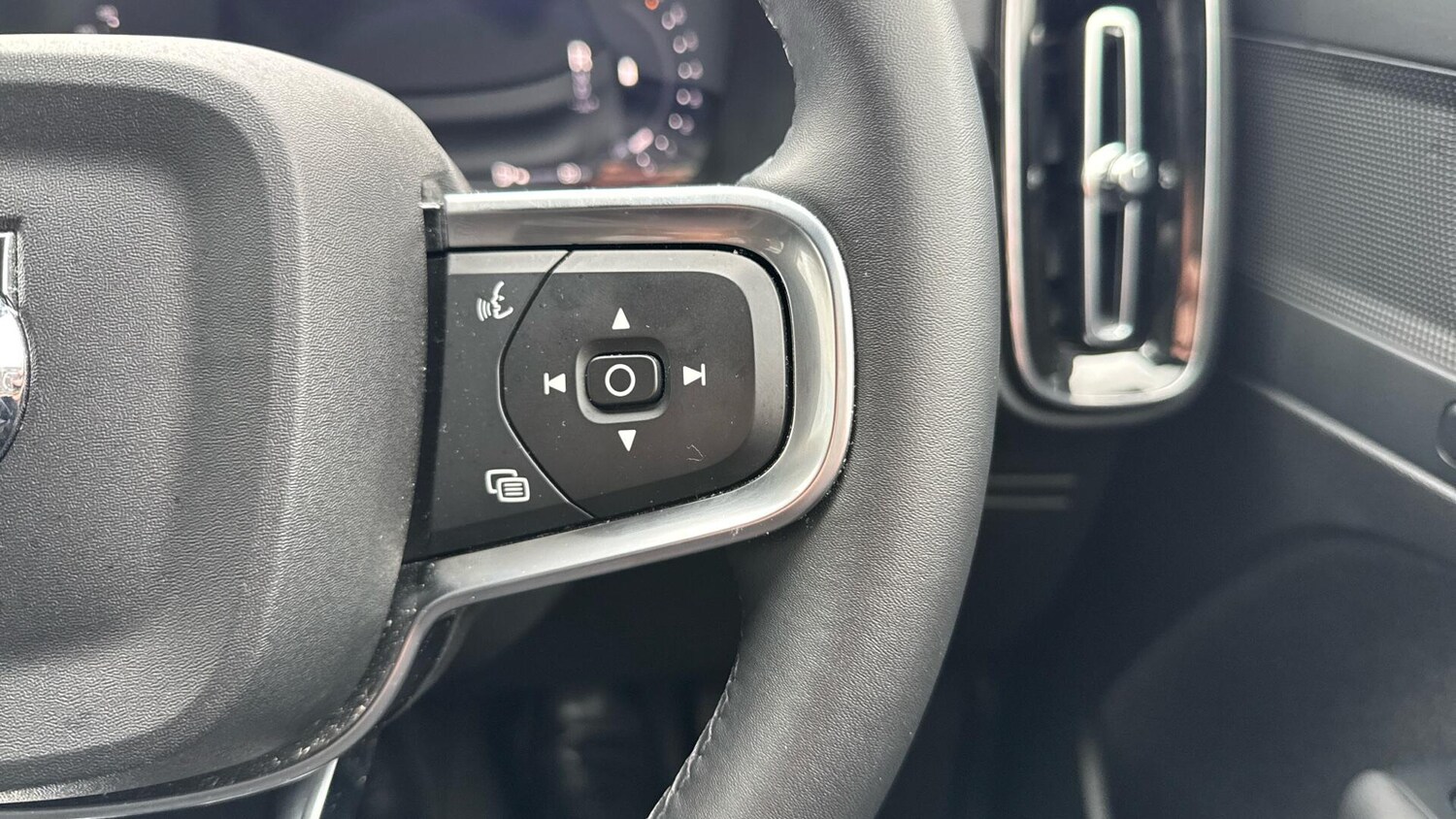 Used Volvo XC40 for sale - 78214205: Photo 20