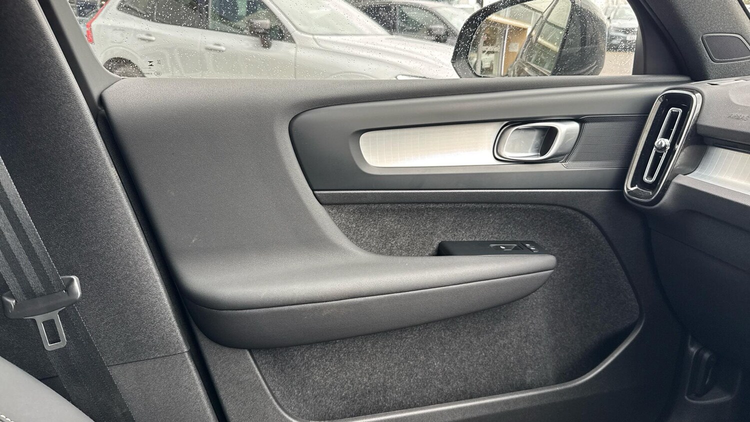 Used Volvo XC40 for sale - 78214205: Photo 25